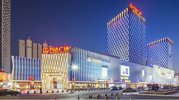 商業(yè)廣場亮化工程可以達到渲染購物氛圍的目的