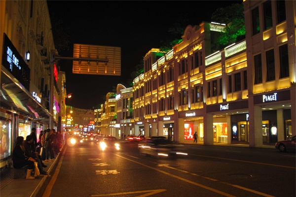 如何做好一個(gè)好的商業(yè)街夜景照明設(shè)計(jì)？