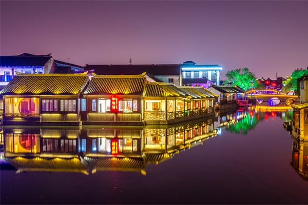 景觀亮化工程設(shè)計(jì)要符合什么準(zhǔn)則？