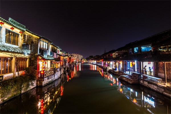 文旅特色小鎮(zhèn)燈光照明要如何科學(xué)規(guī)劃？