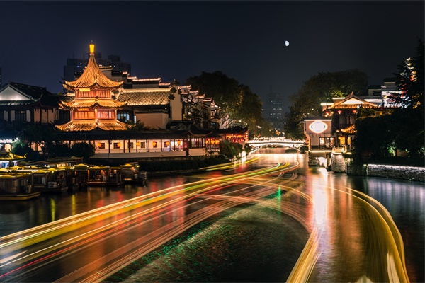景觀燈光照明設(shè)計中如何達到節(jié)能效果？